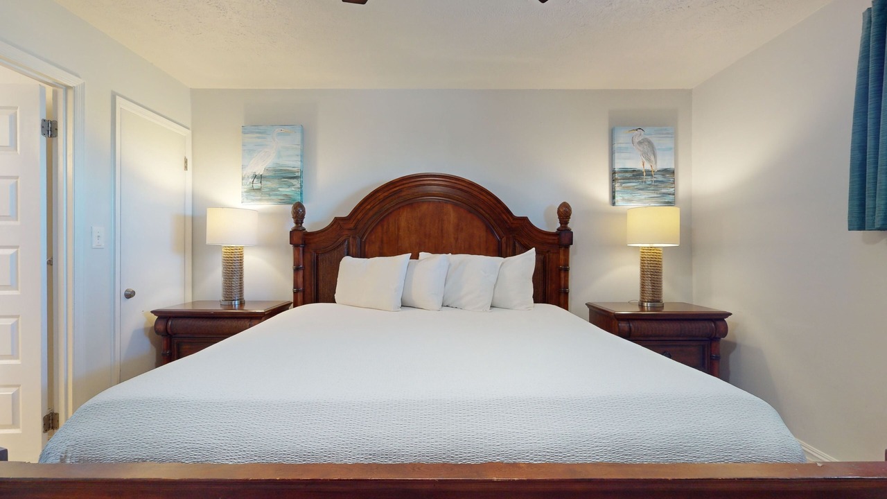 Photo of Bedroom in Crystal Beach