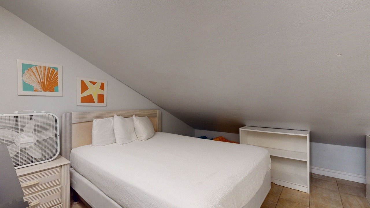 Photo of Bedroom in Crystal Beach