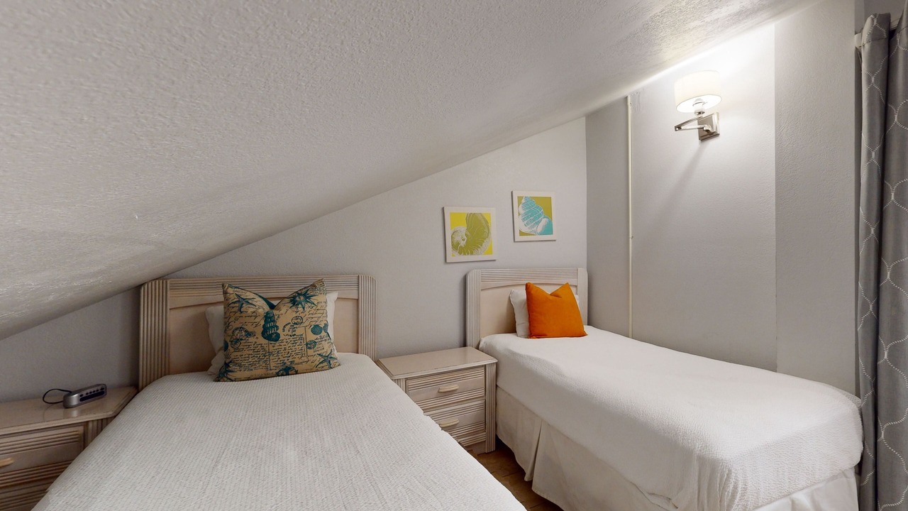 Photo of Bedroom in Crystal Beach