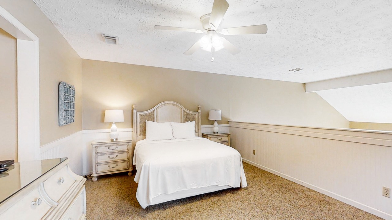 Photo of Bedroom in Crystal Beach