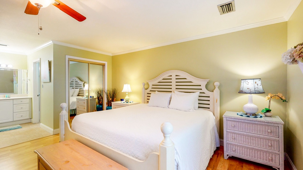 Photo of Bedroom in Miramar Beach