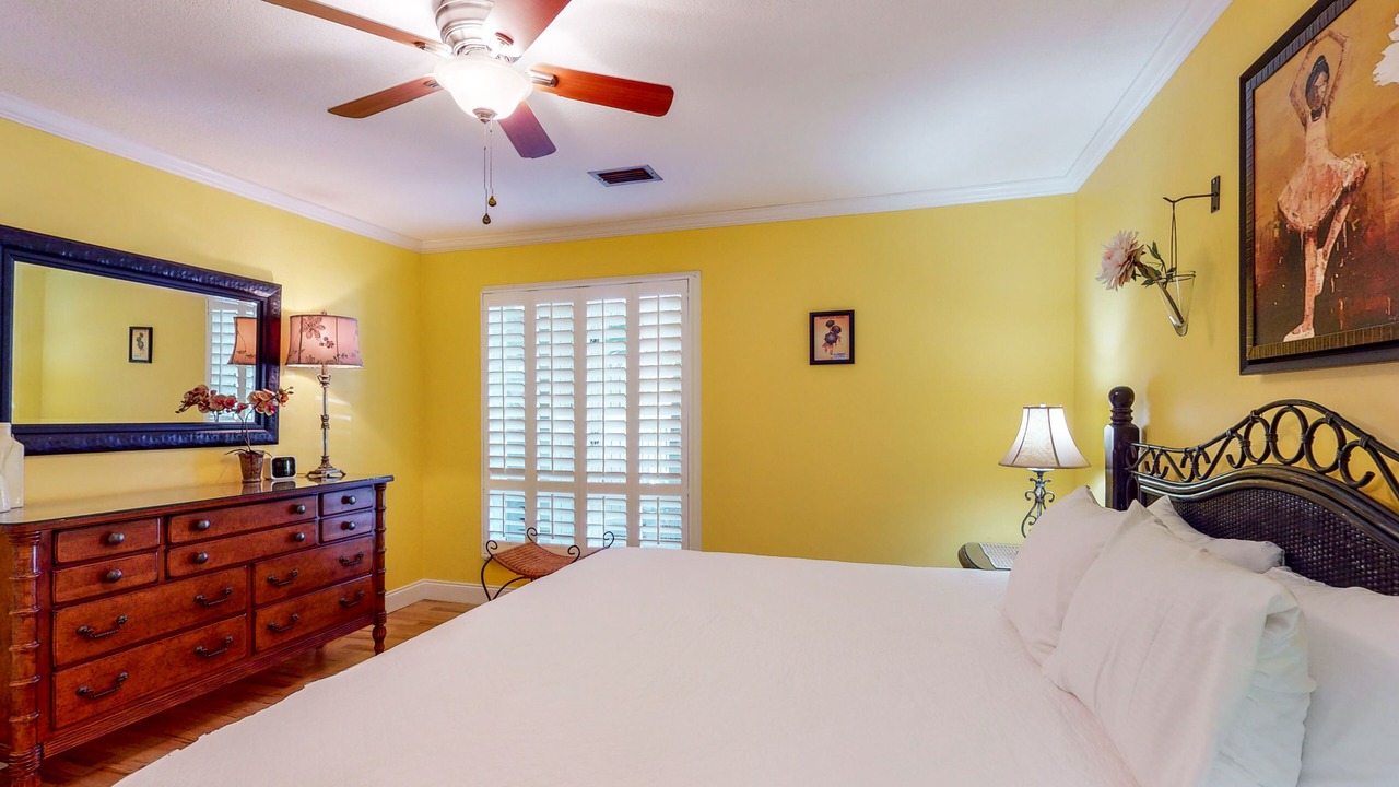 Photo of Bedroom in Miramar Beach
