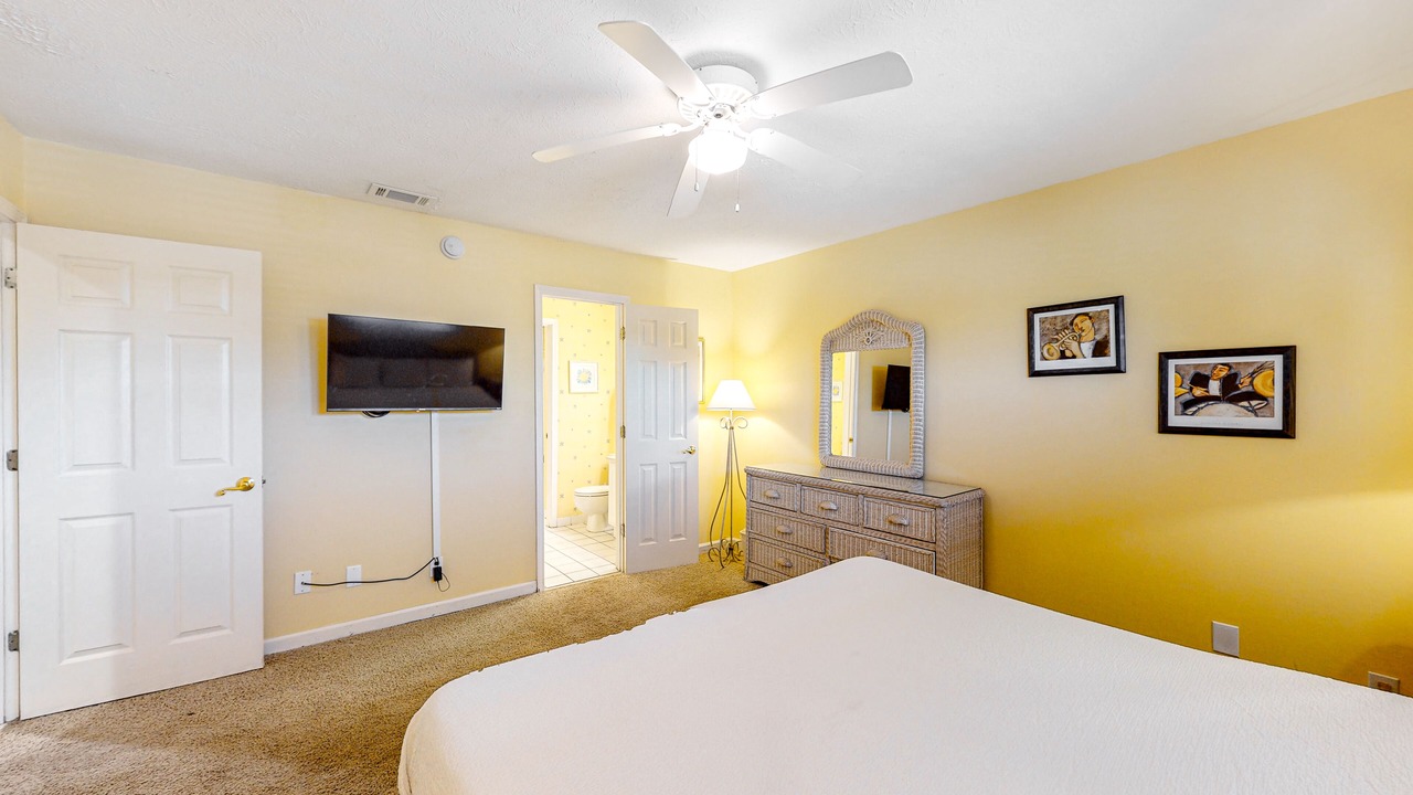 Photo of Bedroom in Crystal Beach