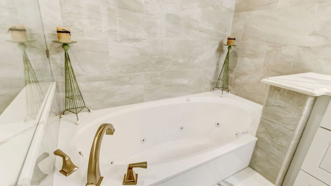 Photo of Bathroom in Amelia City
