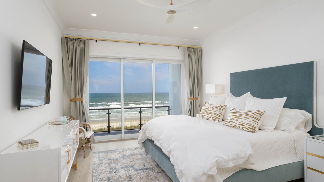Photo of Bedroom in Crescent Beach