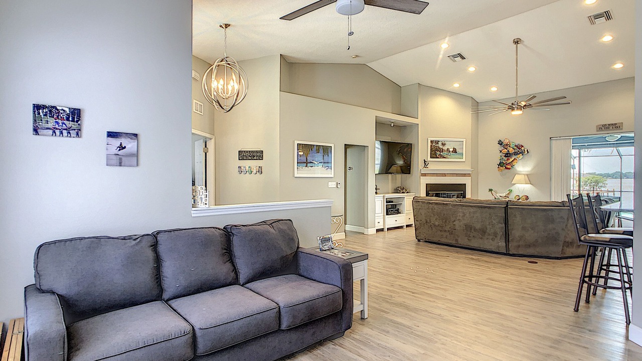 Photo of Livingroom in Winter Haven