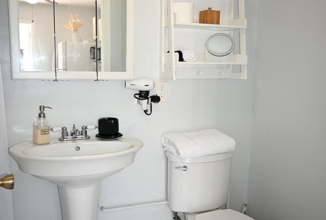 Photo of Bathroom in Sunshine Park
