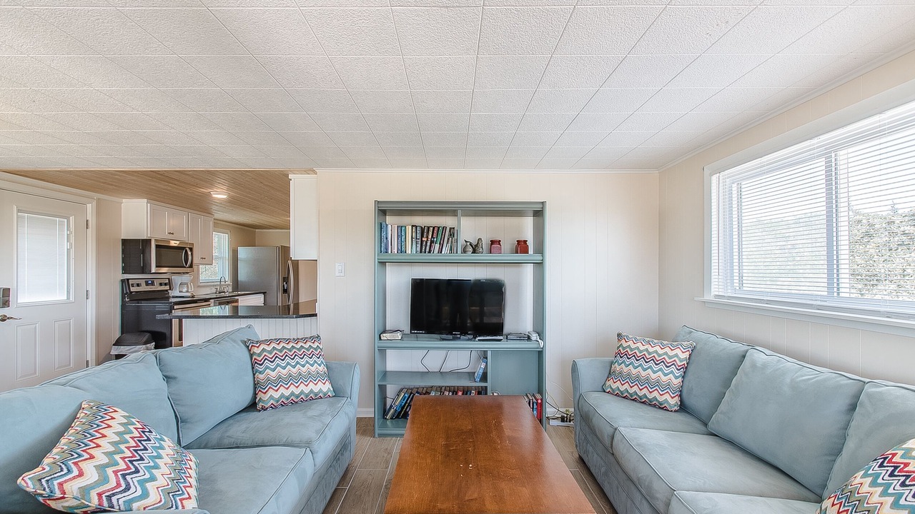 Photo of Livingroom in Surf Side Shores