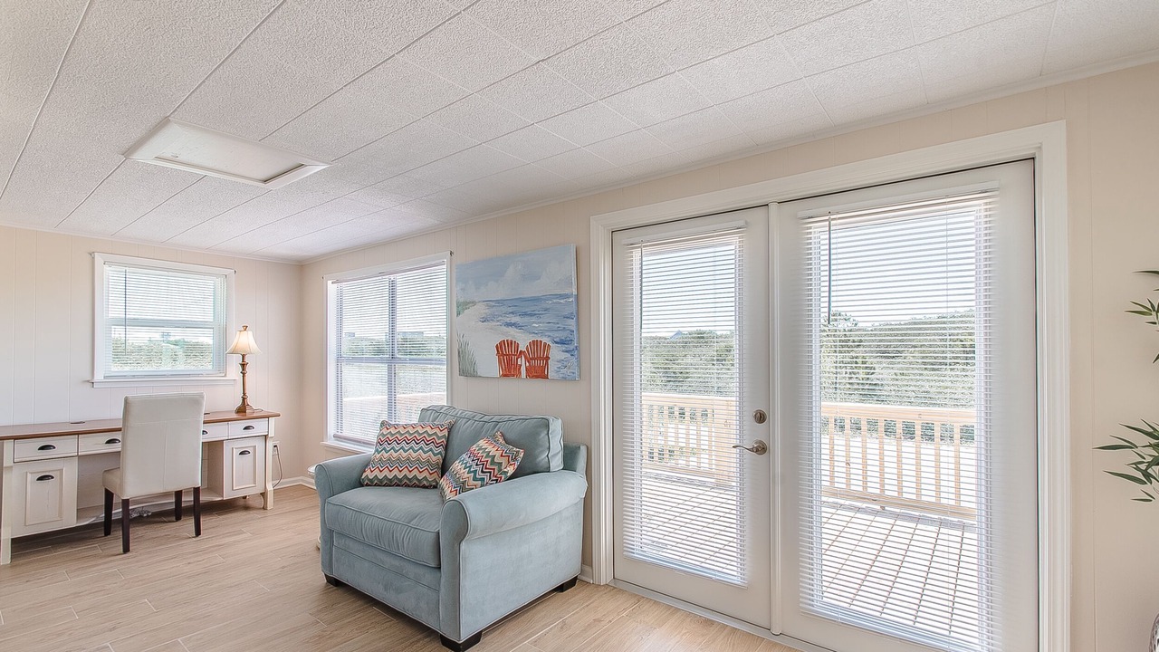 Photo of Livingroom in Surf Side Shores