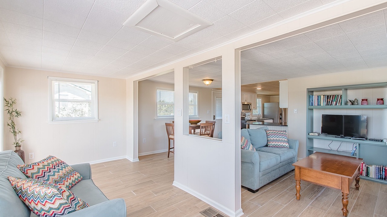 Photo of Livingroom in Surf Side Shores
