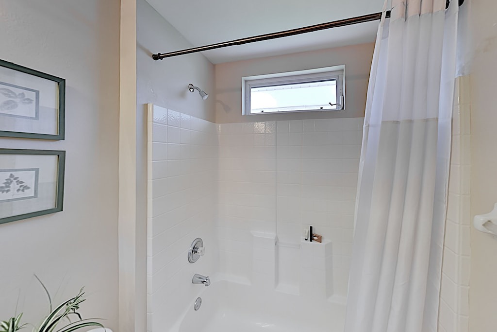 Photo of Bathroom in Beachwalk Isles