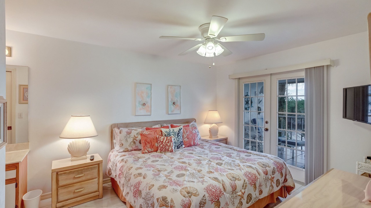 Photo of Bedroom in Hammock Bay