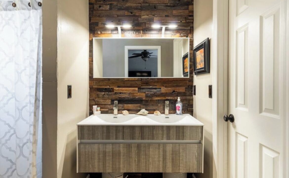 Photo of Bathroom in Northside