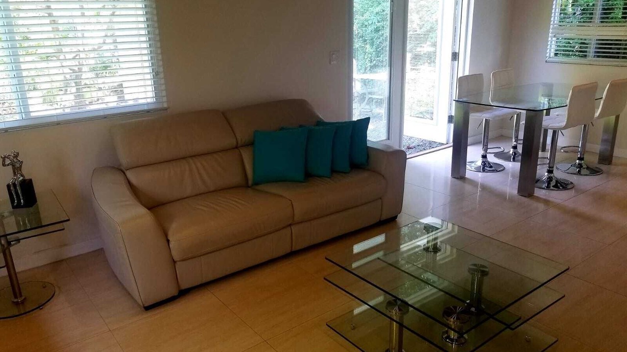 Photo of Livingroom in Ludlam
