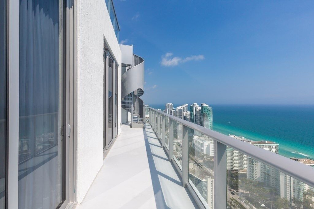 Photo of Patio Balcony in Hollywood South Central Beach
