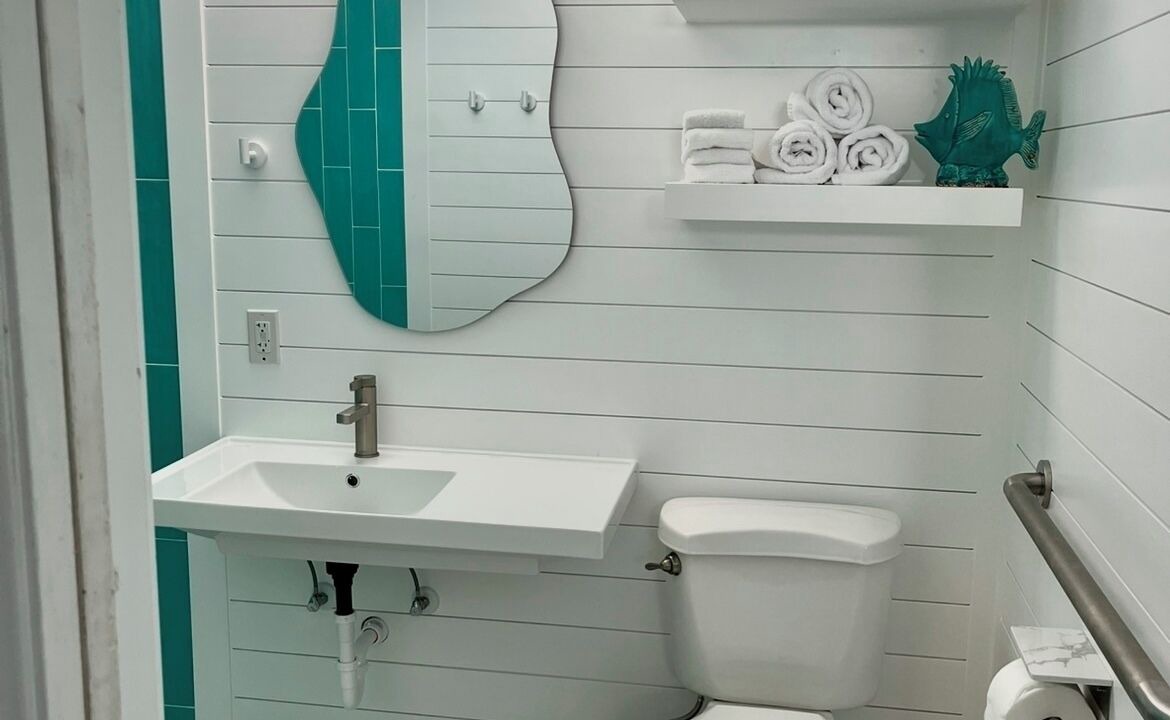 Photo of Bathroom in Crystal Shores