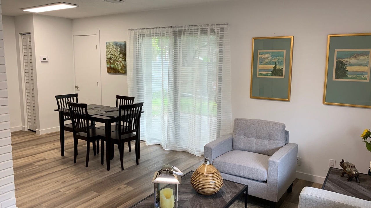 Photo of Livingroom in Harbordale