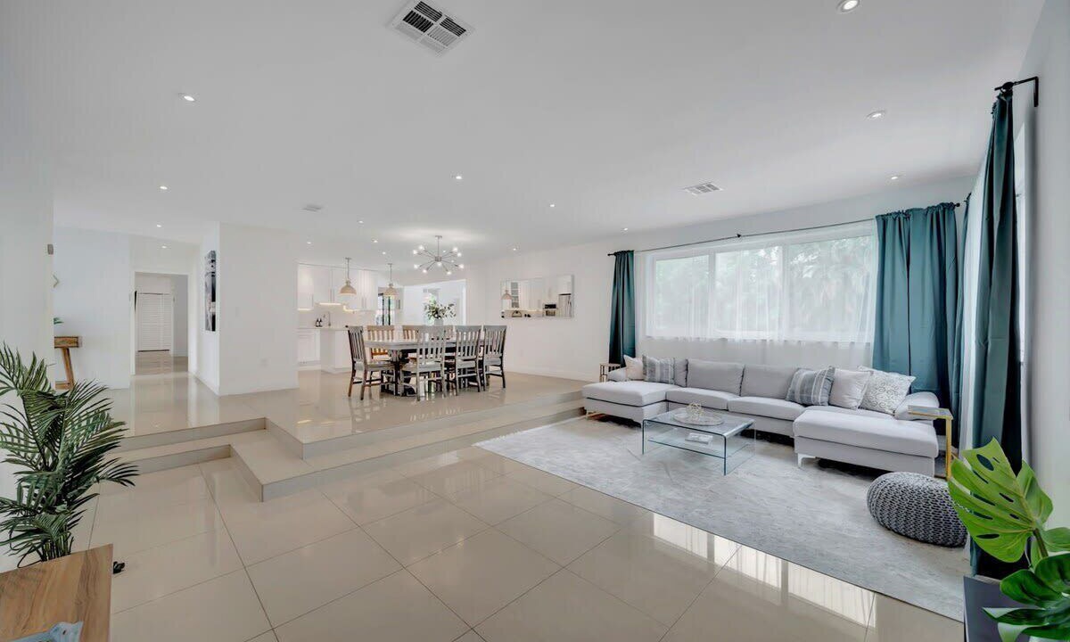 Photo of Bedroom in Golden Glades