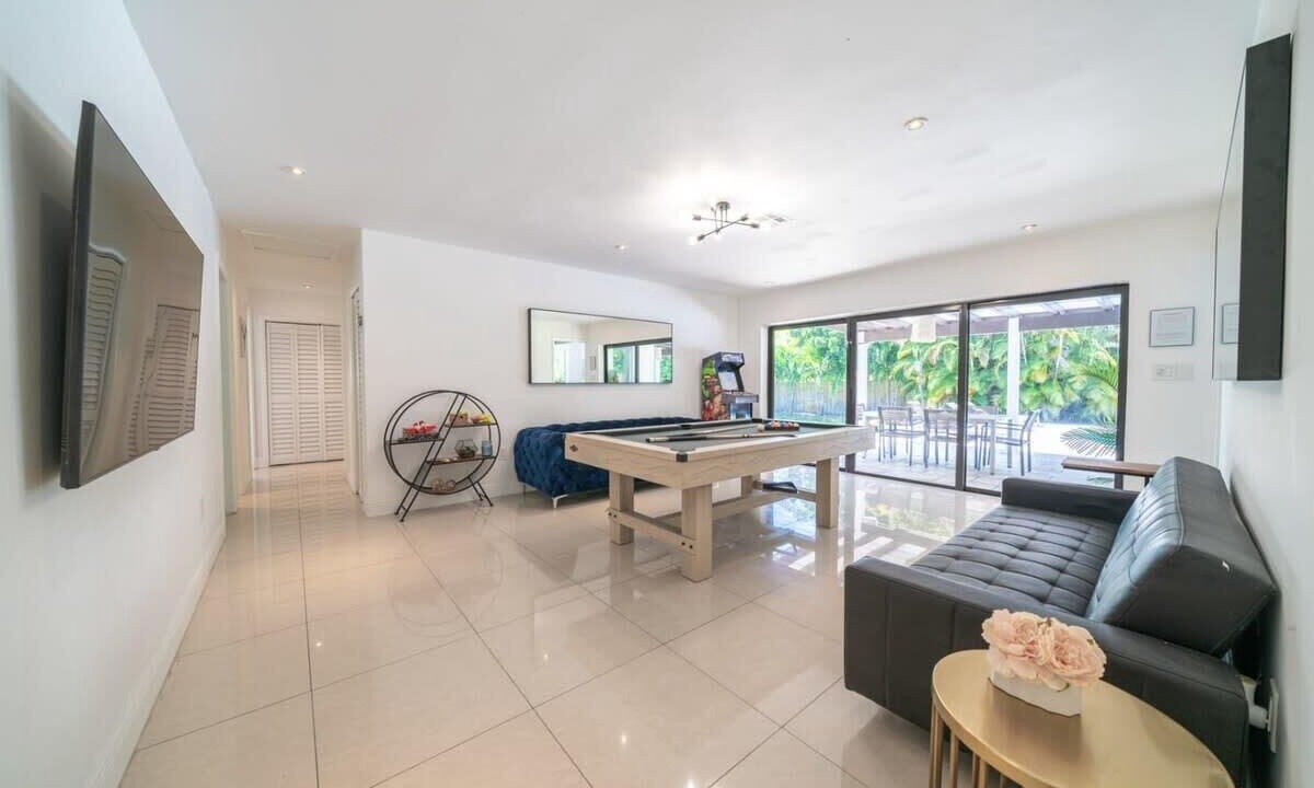 Photo of Bedroom in Golden Glades