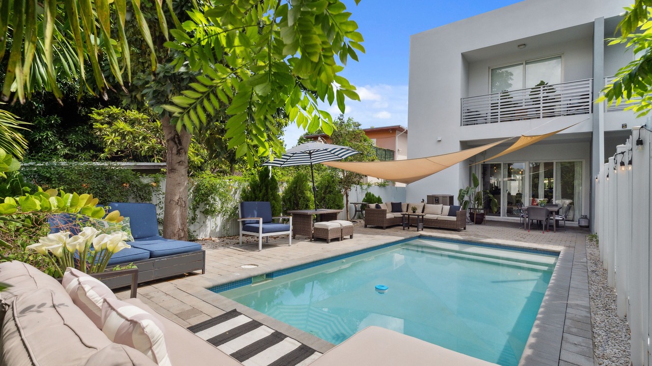 Photo of Outdoor in Coral Way