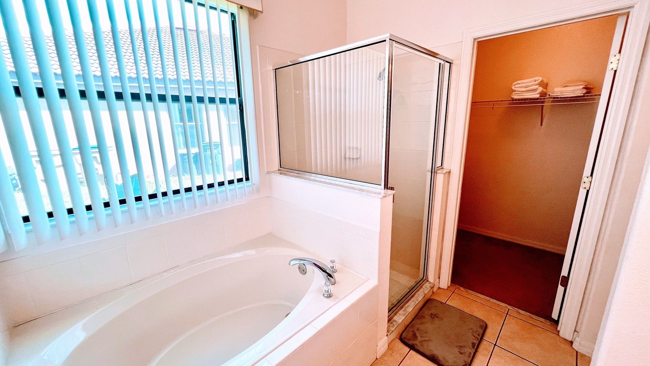 Photo of Bathroom in Buena Ventura Lakes