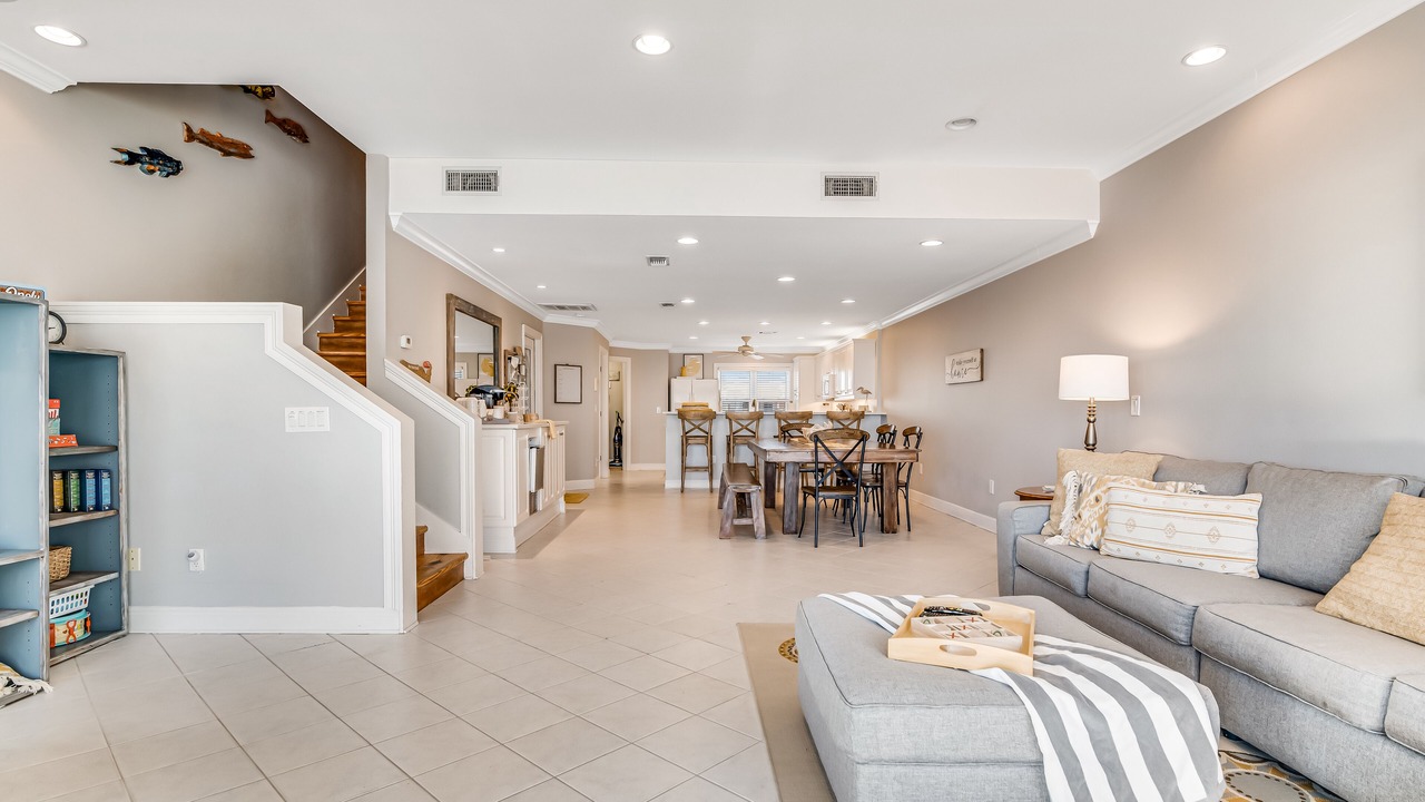 Photo of Livingroom in White Sands