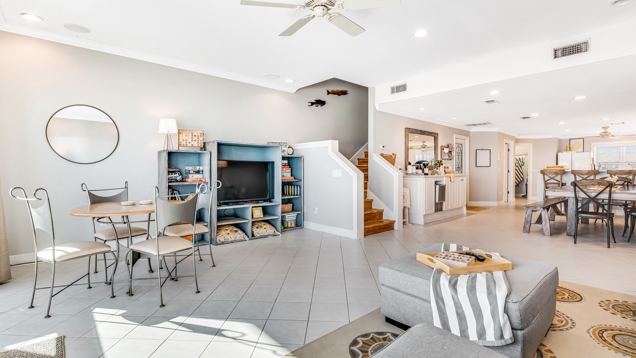 Photo of Livingroom in White Sands