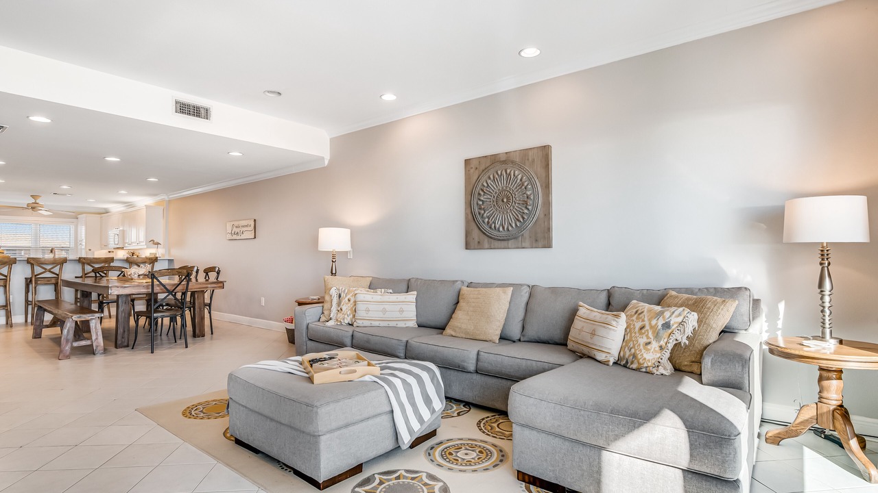 Photo of Livingroom in White Sands