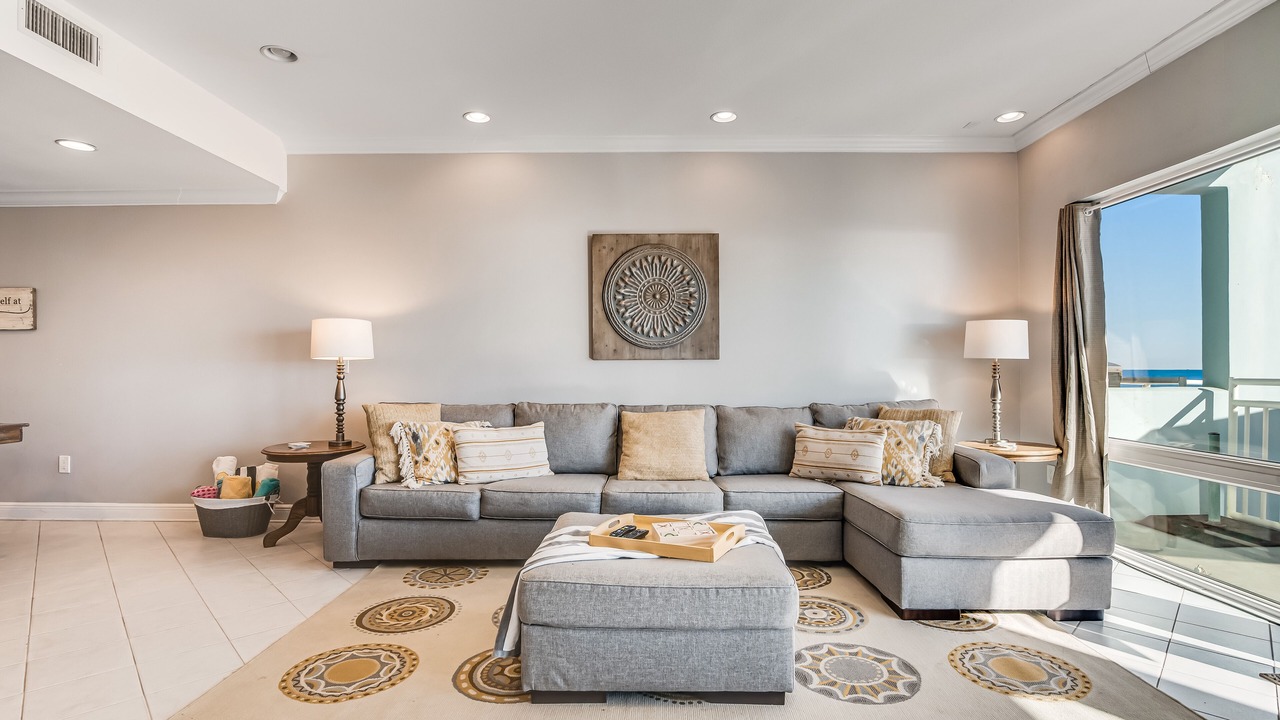 Photo of Livingroom in White Sands