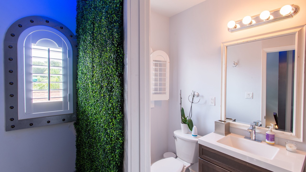 Photo of Bathroom in Parrot Cove