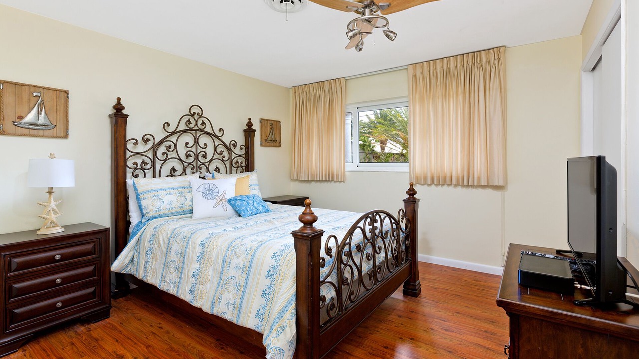 Photo of Bedroom in Cypress Lakes