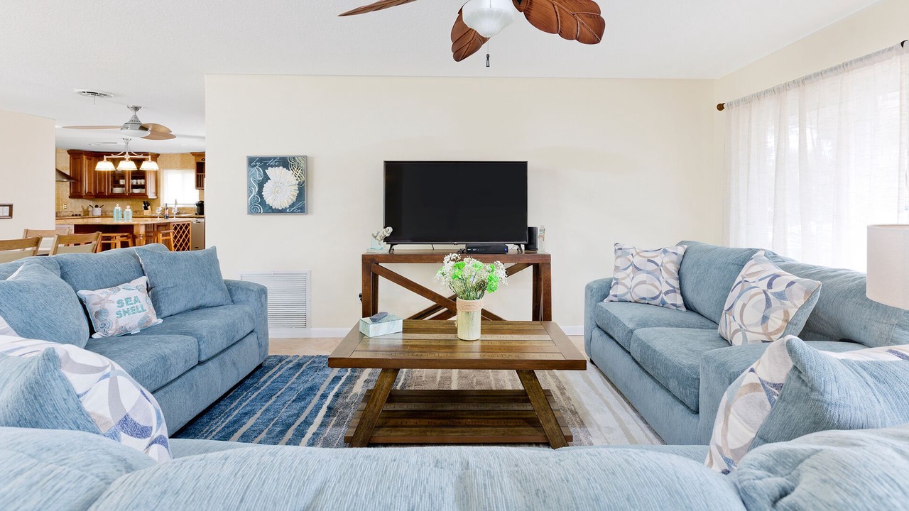 Photo of Livingroom in Cypress Lakes