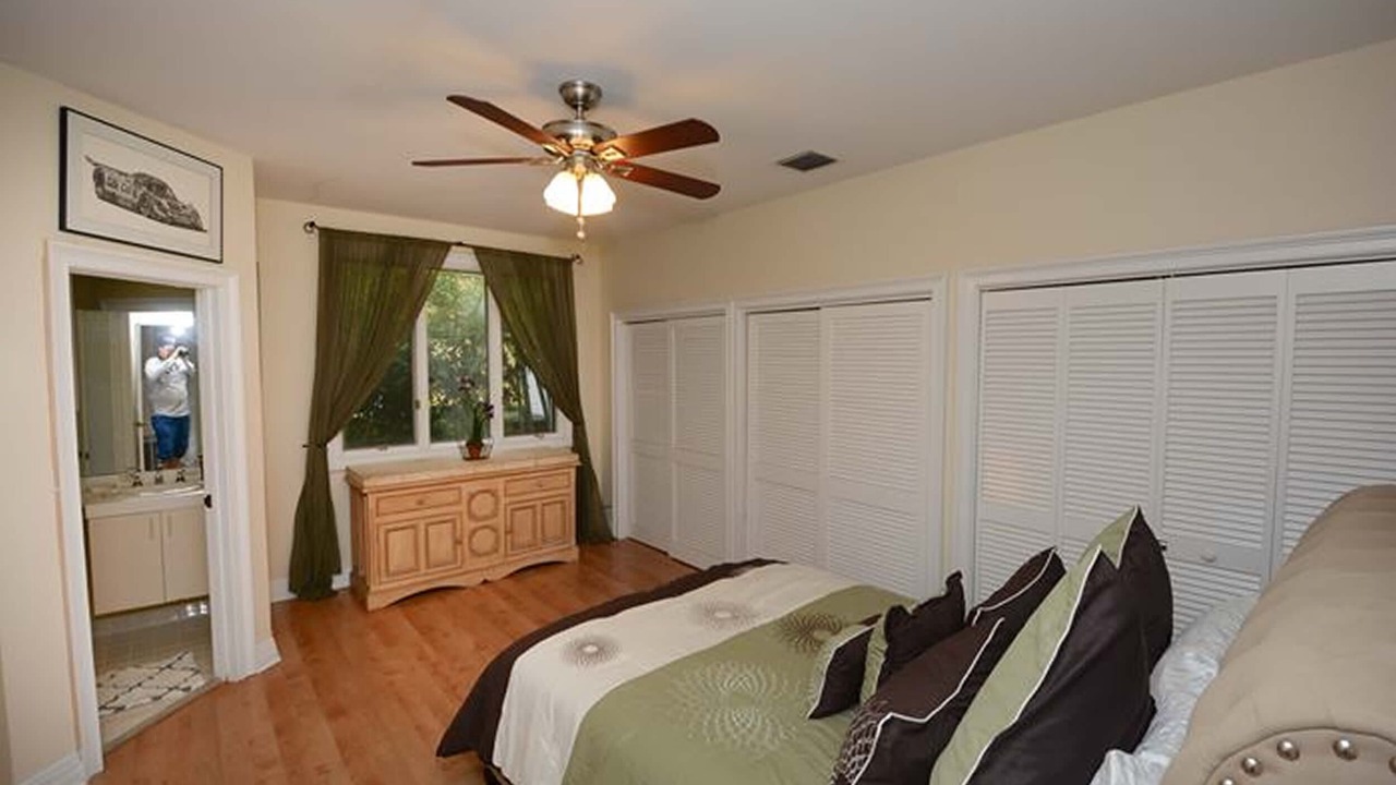Photo of Bedroom in Seven Isles