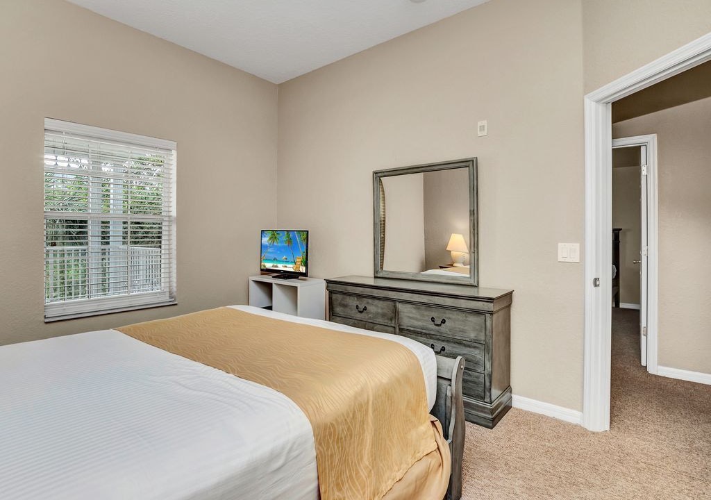 Photo of Bedroom in Bahama Bay