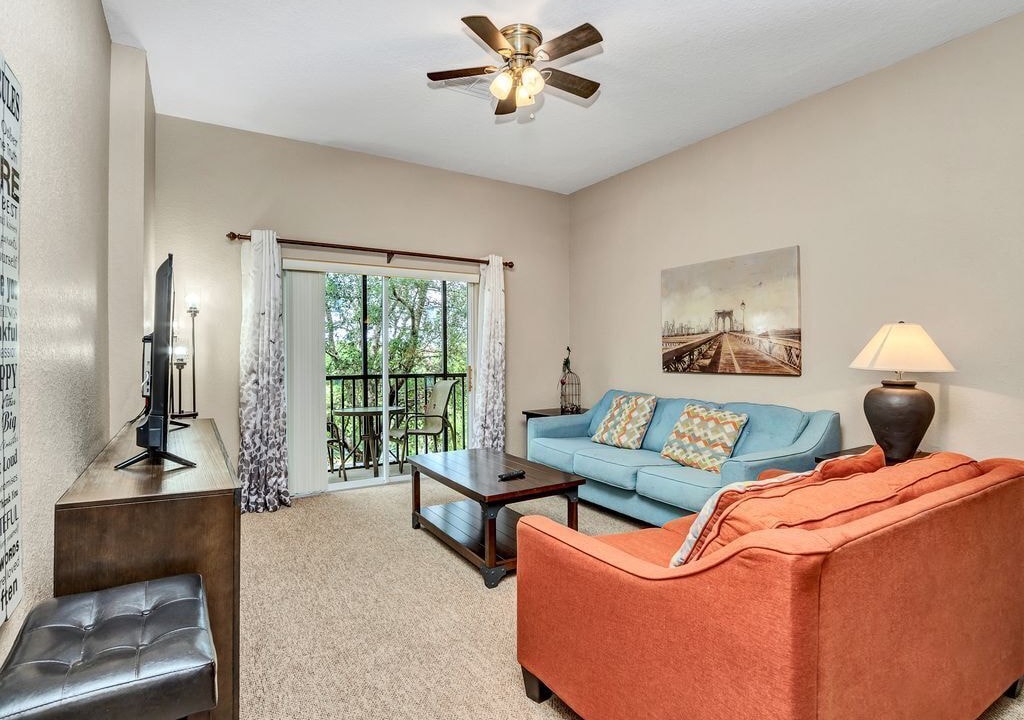 Photo of Livingroom in Bahama Bay