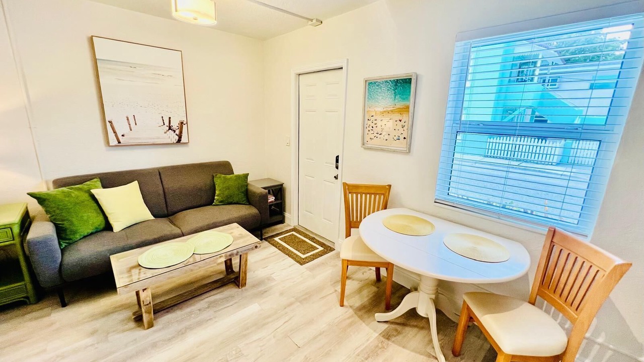 Photo of Livingroom in Lake Worth