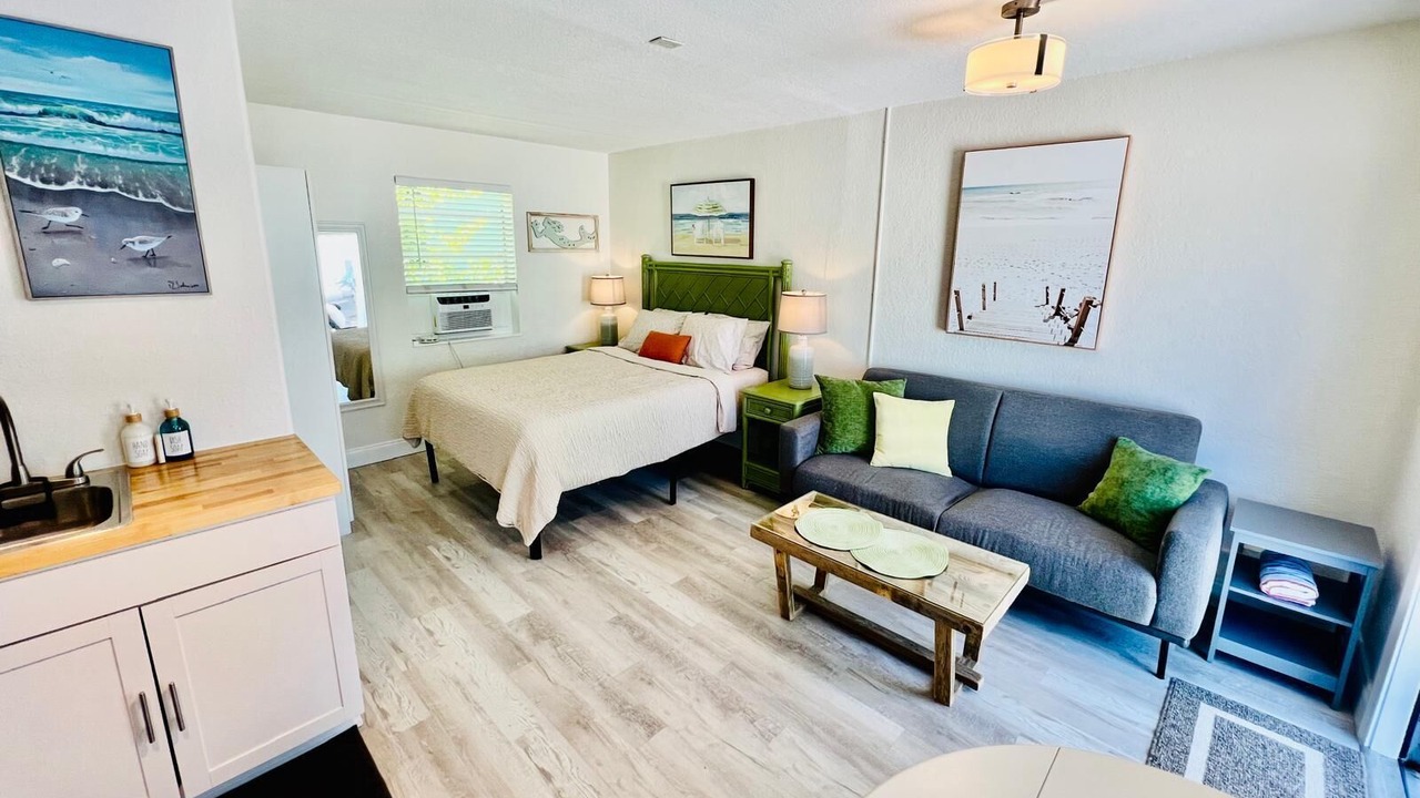 Photo of Bedroom in Lake Worth