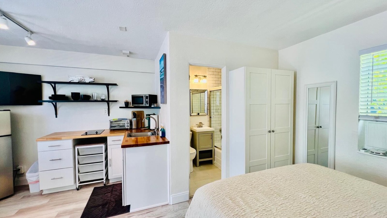 Photo of Bedroom in Lake Worth