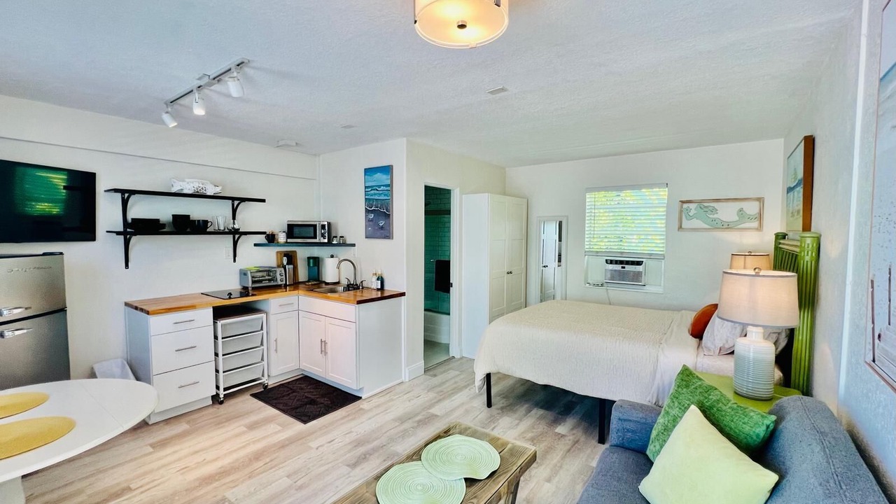 Photo of Bedroom in Lake Worth