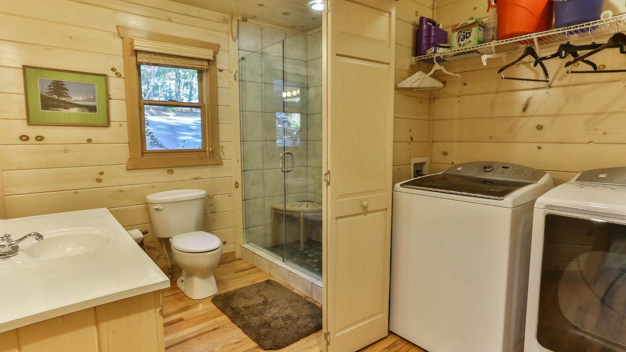 Photo of Bathroom in Mineral Bluff