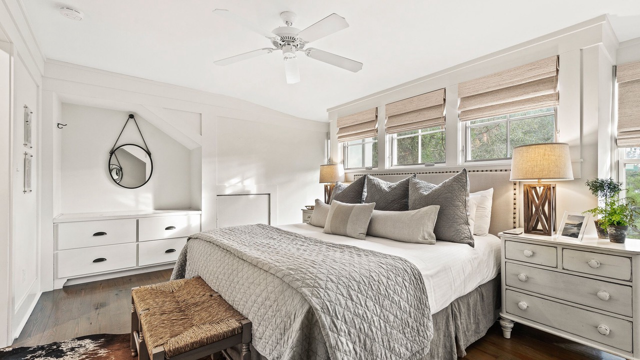 Photo of Bedroom in Cottage District