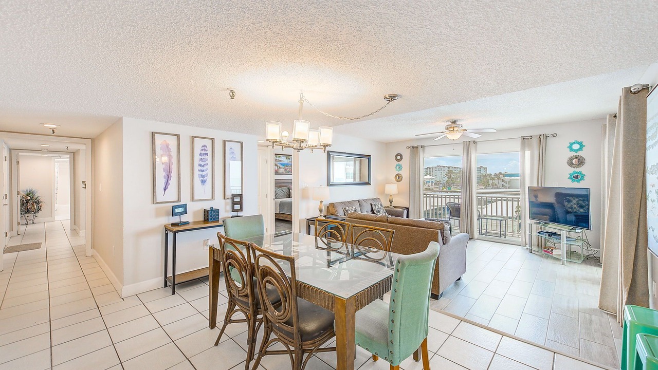 Photo of Livingroom in North Redington Beach