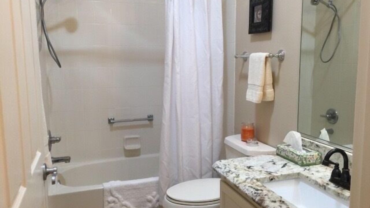 Photo of Bathroom in Virginia Trace