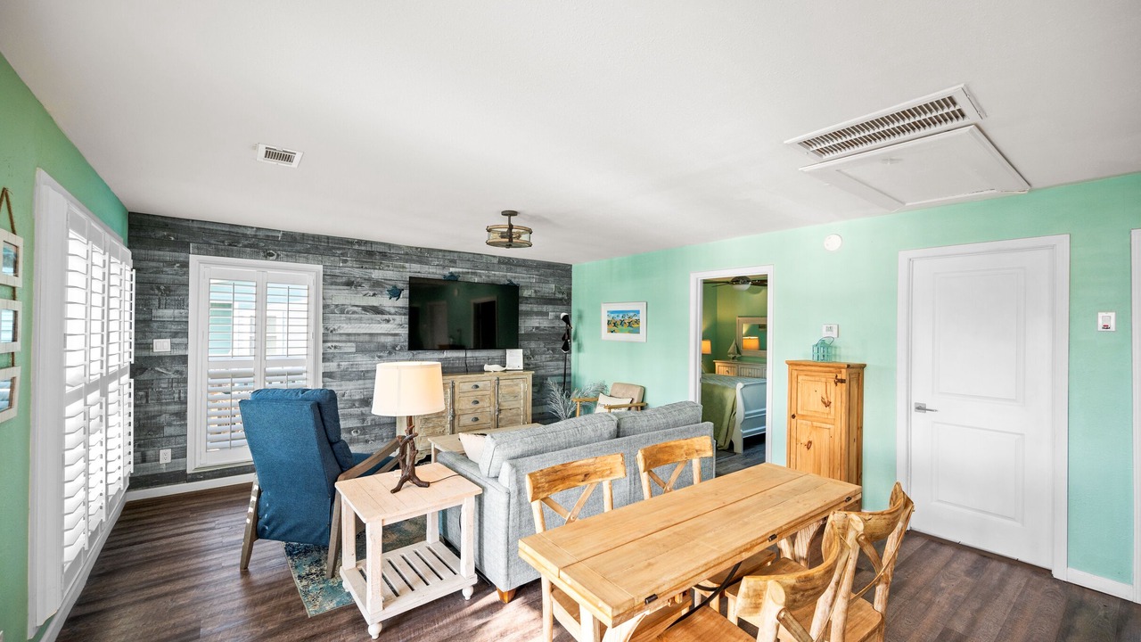 Photo of Livingroom in Fort Morgan Pines