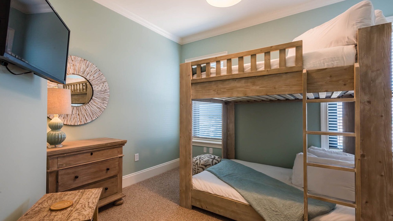 Photo of Bedroom in Crystal Beach
