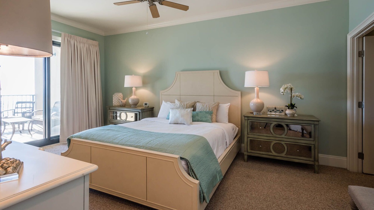Photo of Bedroom in Crystal Beach