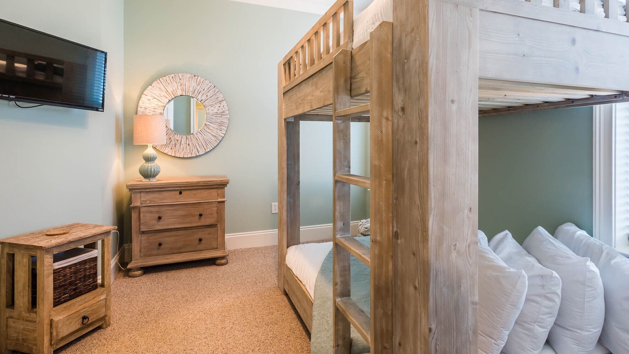 Photo of Bedroom in Crystal Beach
