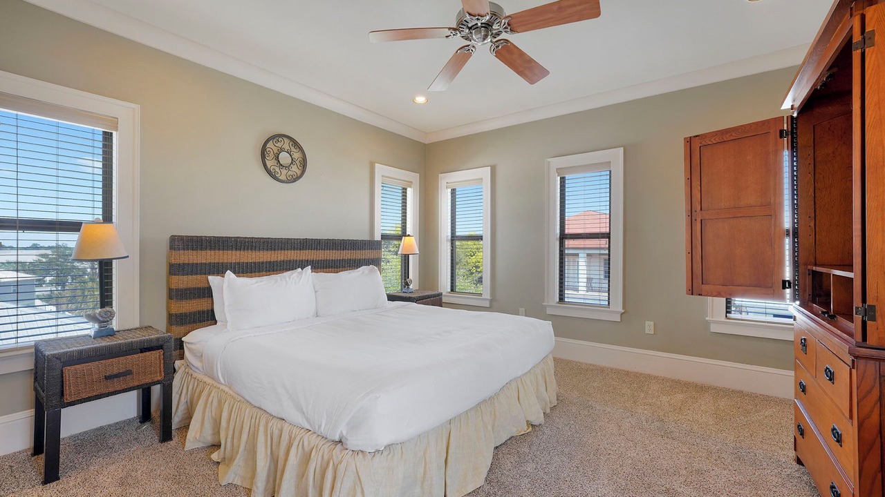 Photo of Outdoor in Emerald Waters Village