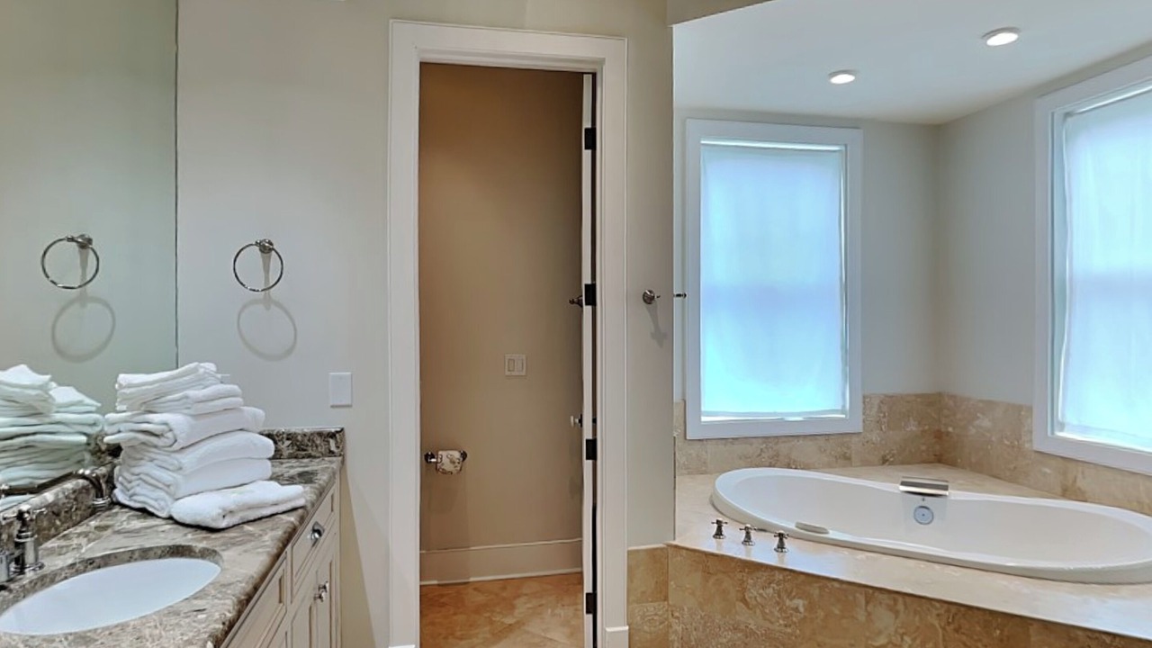 Photo of Bathroom in Crystal Shores