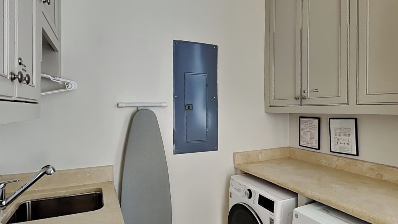Photo of Bedroom in Crystal Shores